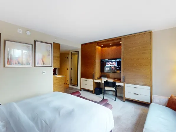 246 Spring Street image 4 of 16