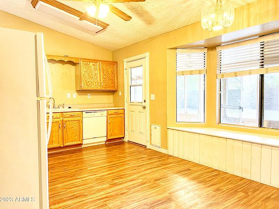 5th image of 519 W WESCOTT Drive