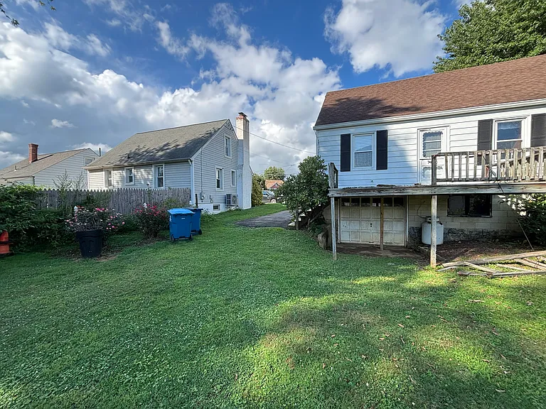 108 Pearl St — Photo 26