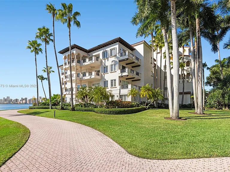 4924 Fisher Island Dr #4924 — Photo 55