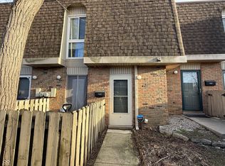 7453 Country Brook Dr, Indianapolis, IN 46260