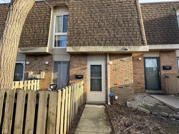 7453 Country Brook Dr, Indianapolis, IN 46260