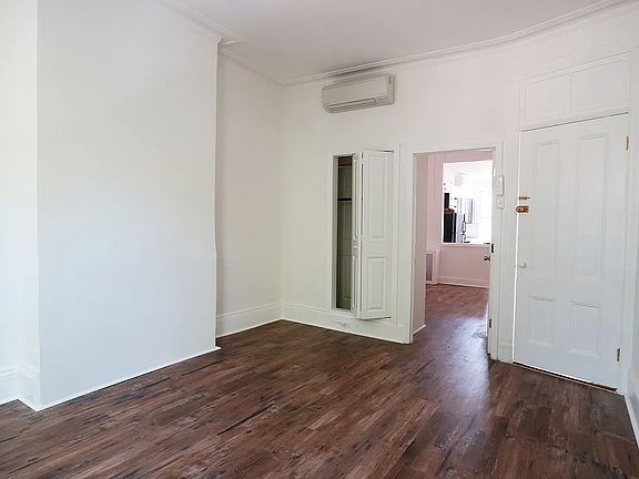 5th image of 1820 Linden St #2L