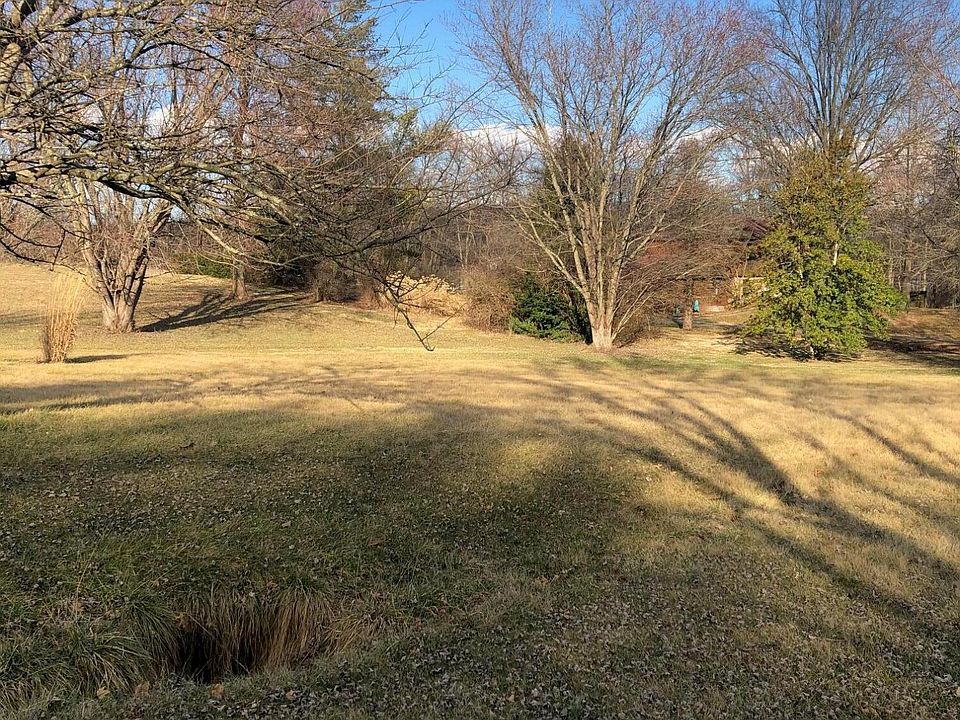 2nd image of 37 Cherry Ln