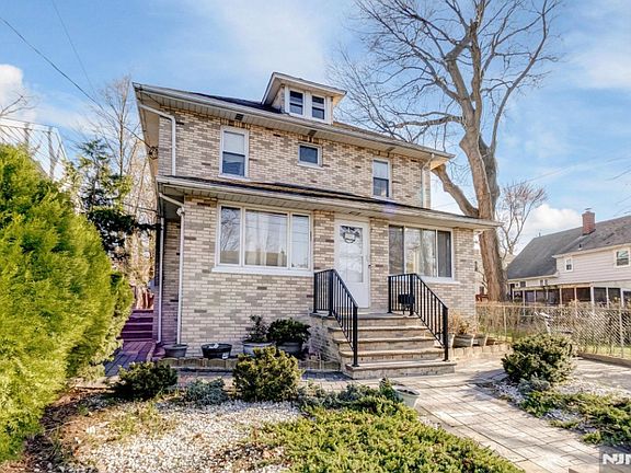 3rd image of 10 Hamilton Rd #A