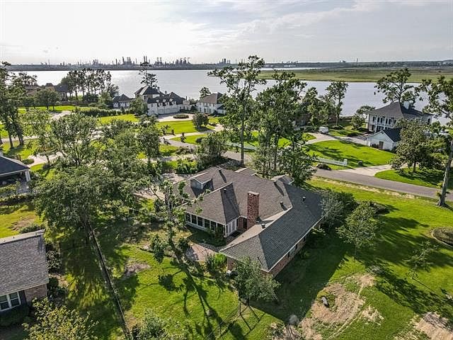 1st image of 6 River Ln