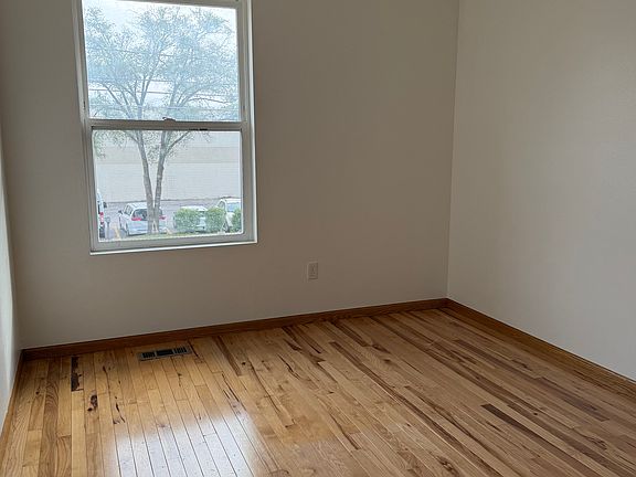 5th image of 1444 E Park Ave