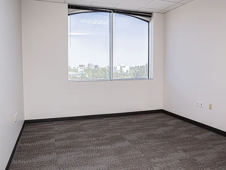 2525 North Loop W #245 — Photo 3