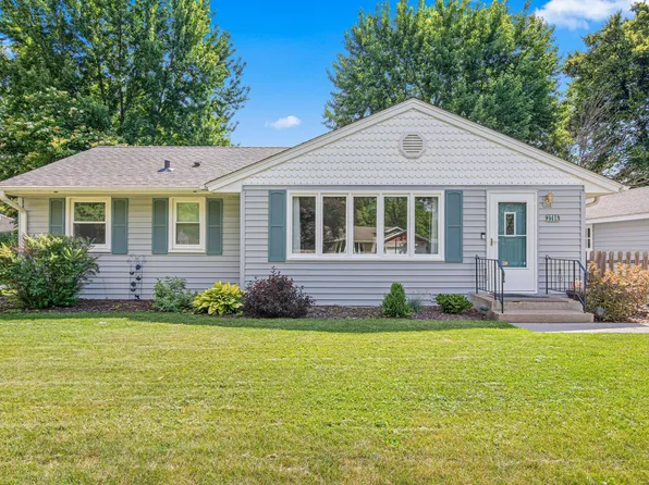 3786 Howard Ave N, White Bear Lake, MN 55110