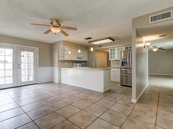 4th image of 15013 N 35th Dr
