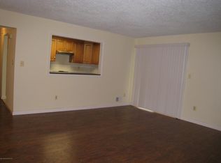 273 Tulip Ln, Freehold, NJ 07728