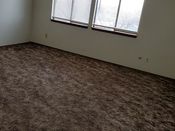 3rd image of 613 Dorsey Ave #2