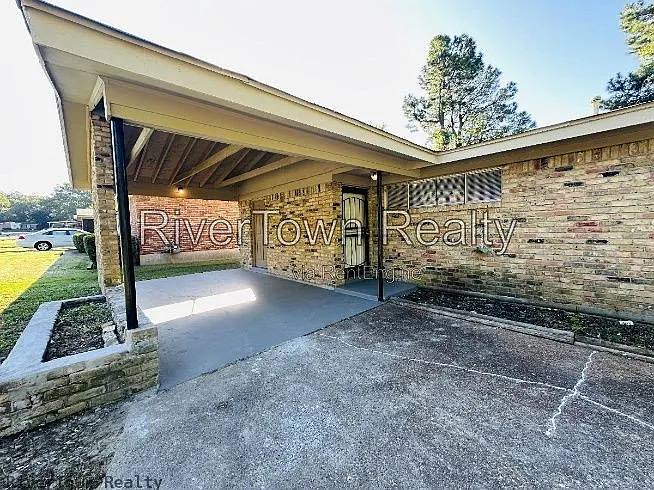 3 bed, 1.0 bath, 1062 sqft, $1,195 — Photo 2