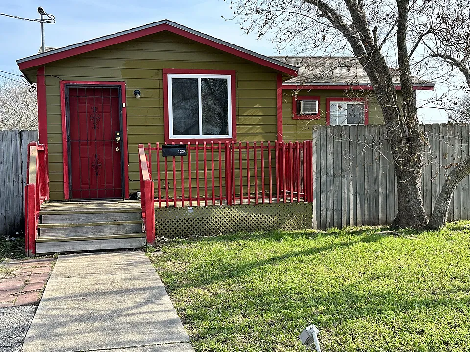 1334 Clare Dr