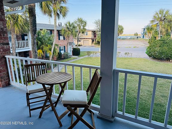 5th image of 22 COMARES Avenue #6 C