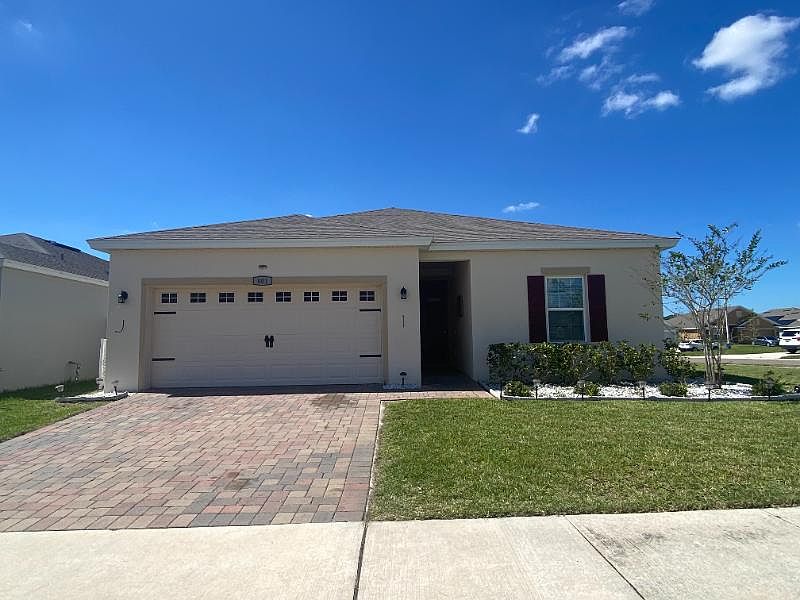 1st image of 801 Landmark Hills Dr
