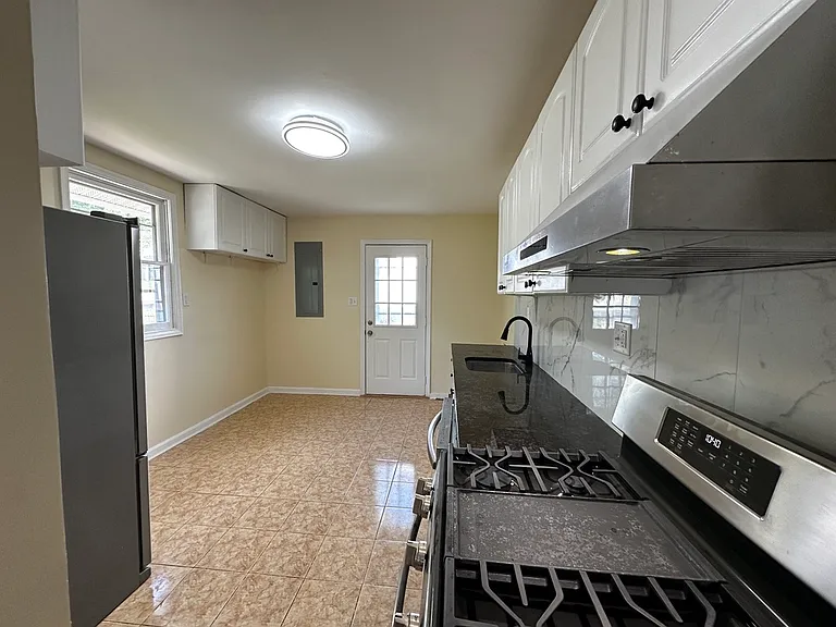 5530 Halwis St — Photo 21