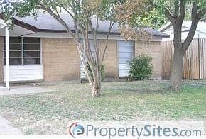 2nd image of 4125 Pineridge Dr