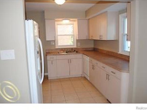 3rd image of 23420 Norwood Ave