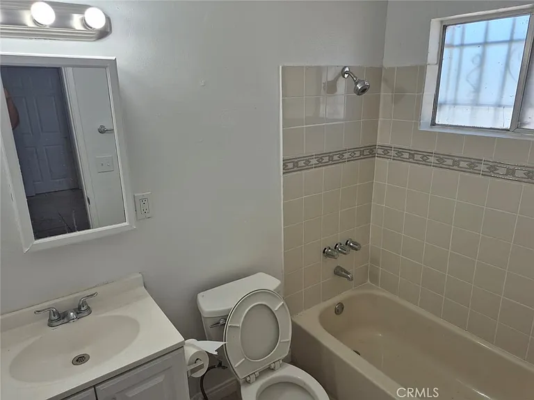 5174 Los Flores Blvd #A — Photo 10