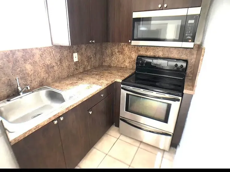 1506 SW 23rd Ave — Photo 9