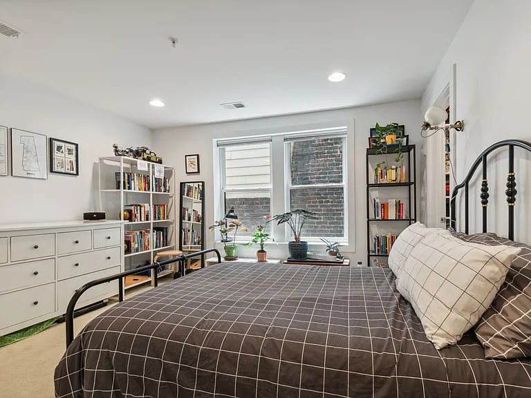 732 Lamont St NW #202 — Photo 14