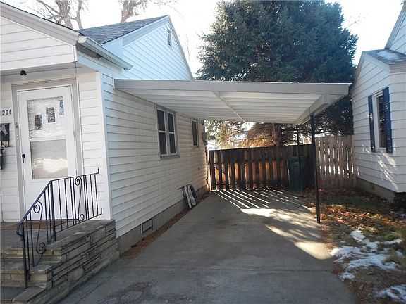 3rd image of 1204 Parkhill Dr