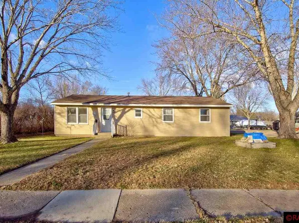 603 2nd St SW, Madelia, MN 56062