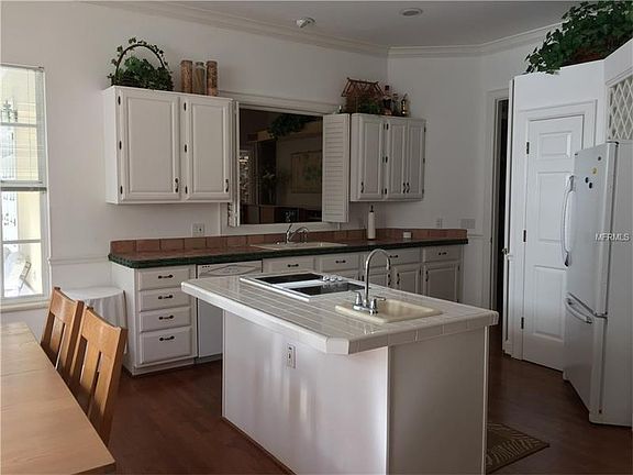 4th image of 10214 Chiltern Garden Dr