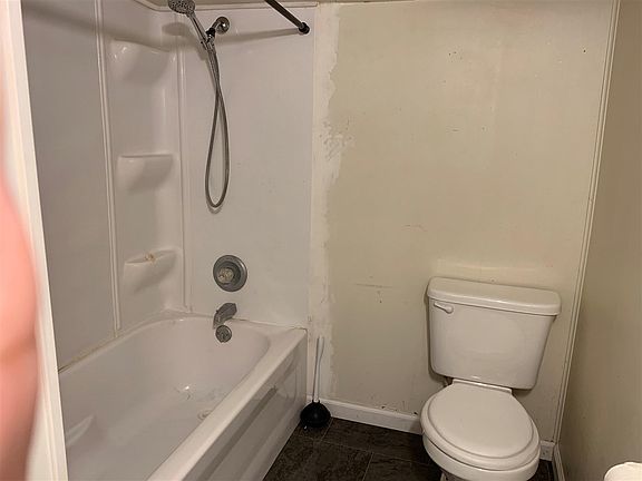 3rd image of 308 Mill St