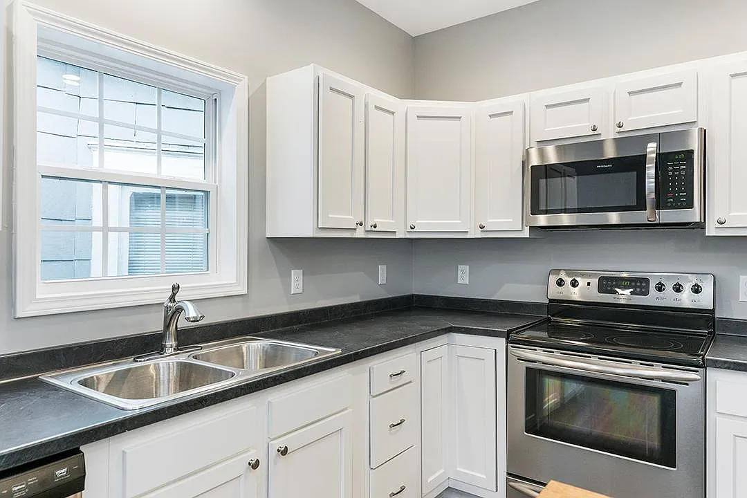 250 E Loudon Ave — Photo 4