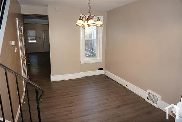 221 E Wood St — Photo 7