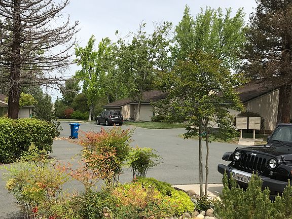 5th image of 27 Selena Ct