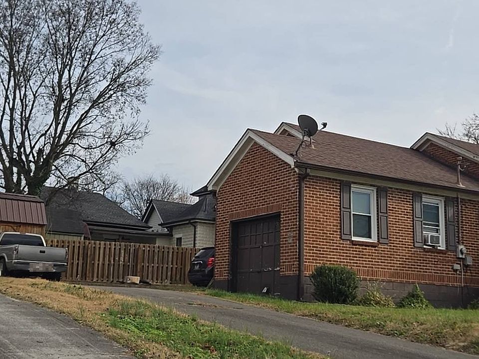 2nd image of 817 Blackburn Ln