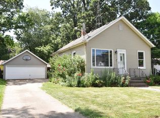 2812 Cleveland Ave, Racine, WI 53405