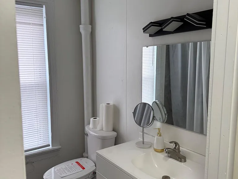 837 Locust St — Photo 6
