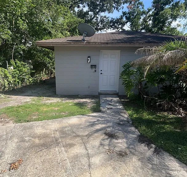 1206 W Highland St — Photo 1