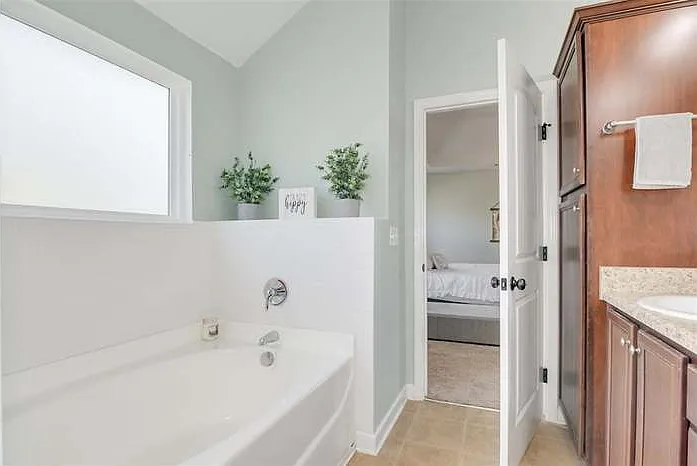 511 Sebastian Dr — Photo 32
