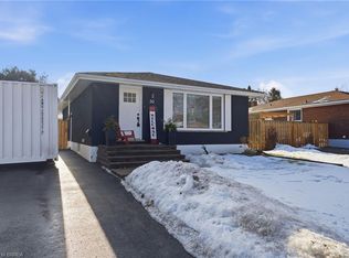 30 Allanton Blvd, Brantford, ON N3R 3C1