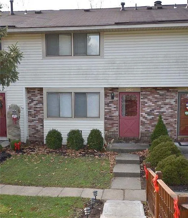 2325 Firethorn Rd