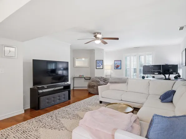 25 Stock St #25, Dorchester, MA 02122