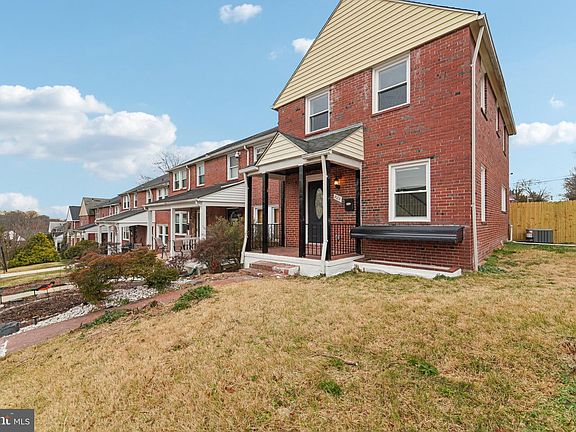 2nd image of 923 N Hill Rd