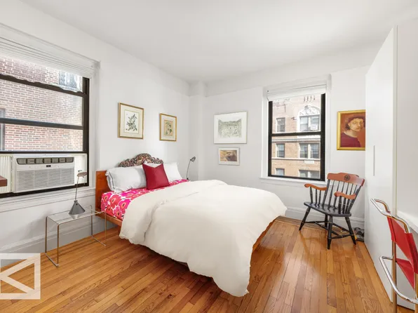 150 East 93rd Street image 8 of 9