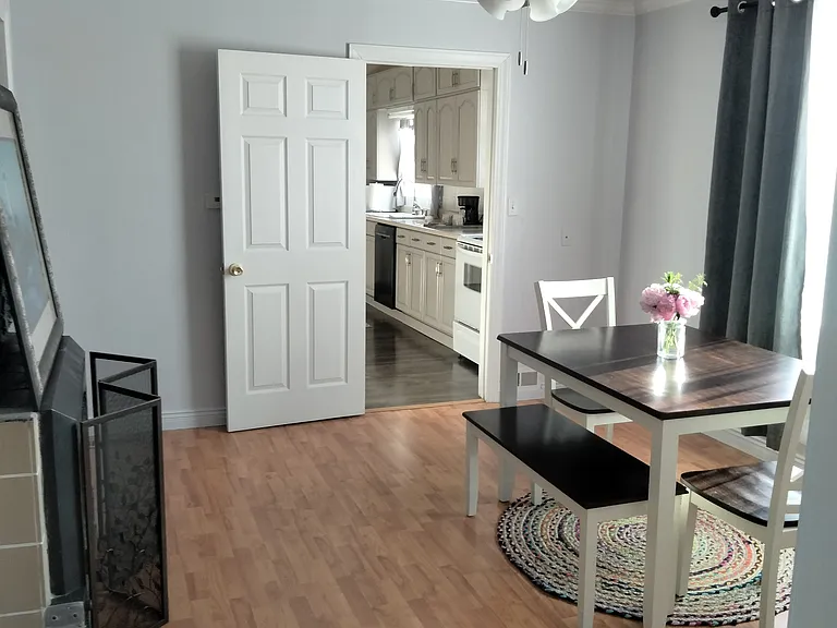 1504 W Shannon Ave — Photo 2