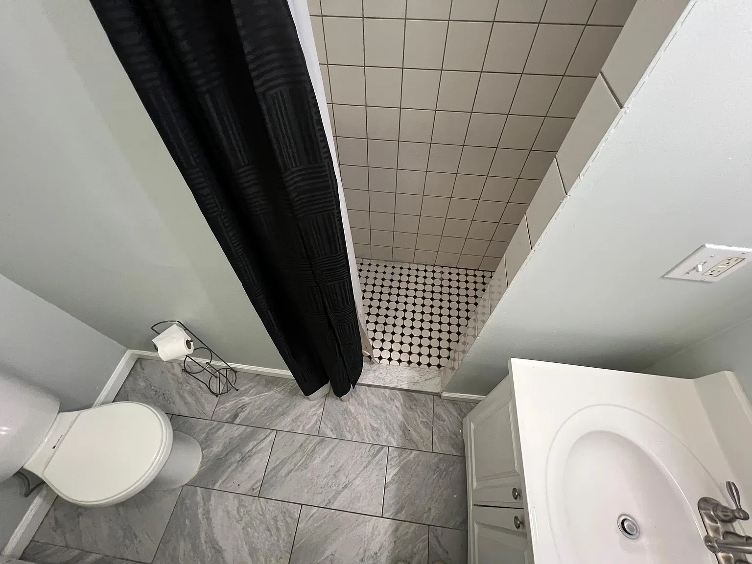 2 bed, $2,050 — Photo 3