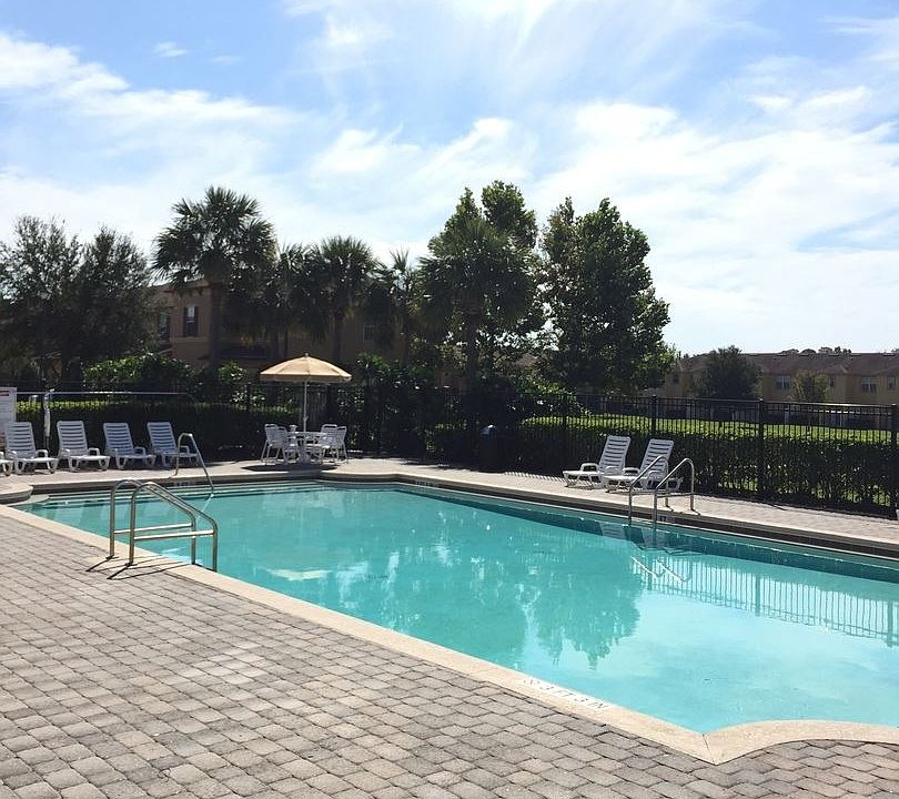 1st image of 1831 Retreat View Cir