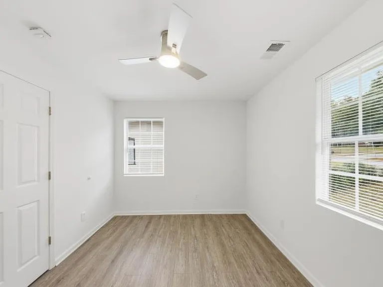 375 Lincoln St SW — Photo 18