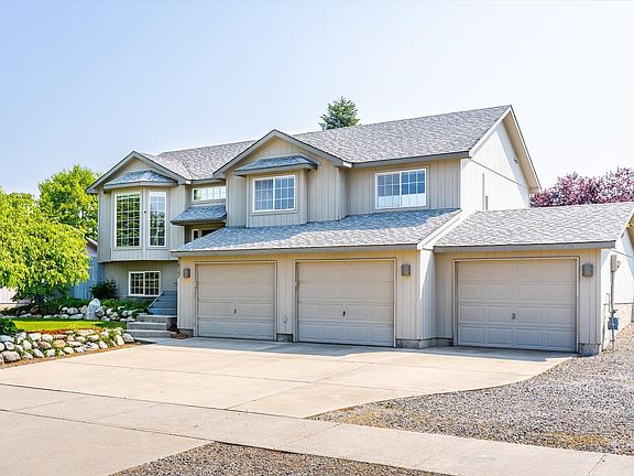 2nd image of 2827 S Newer Ct