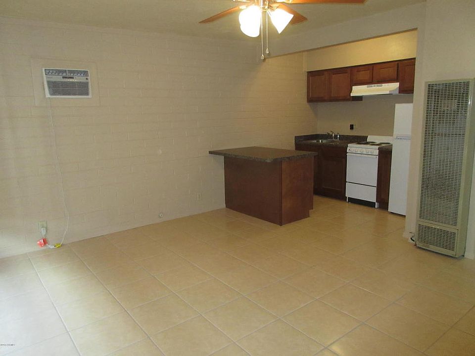 1st image of 1031 N Holly Ave