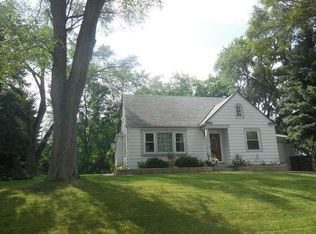 4915 S 30th St, Greenfield, WI 53221